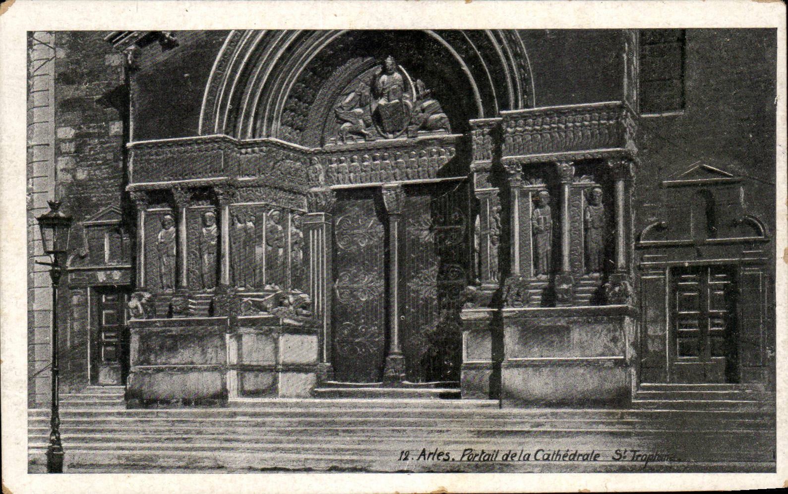 CPA Arles Gate of the Cathedral St Trophime