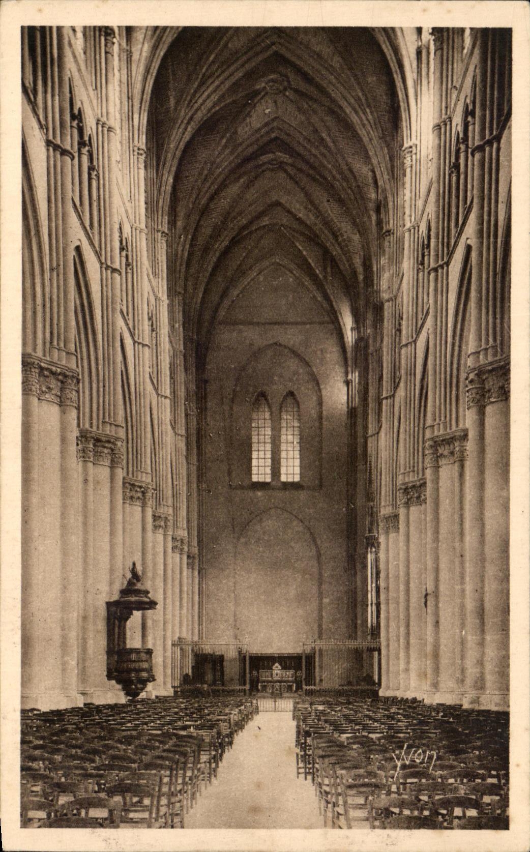 CPA Rheims the Cathedral the Nave Chorus
