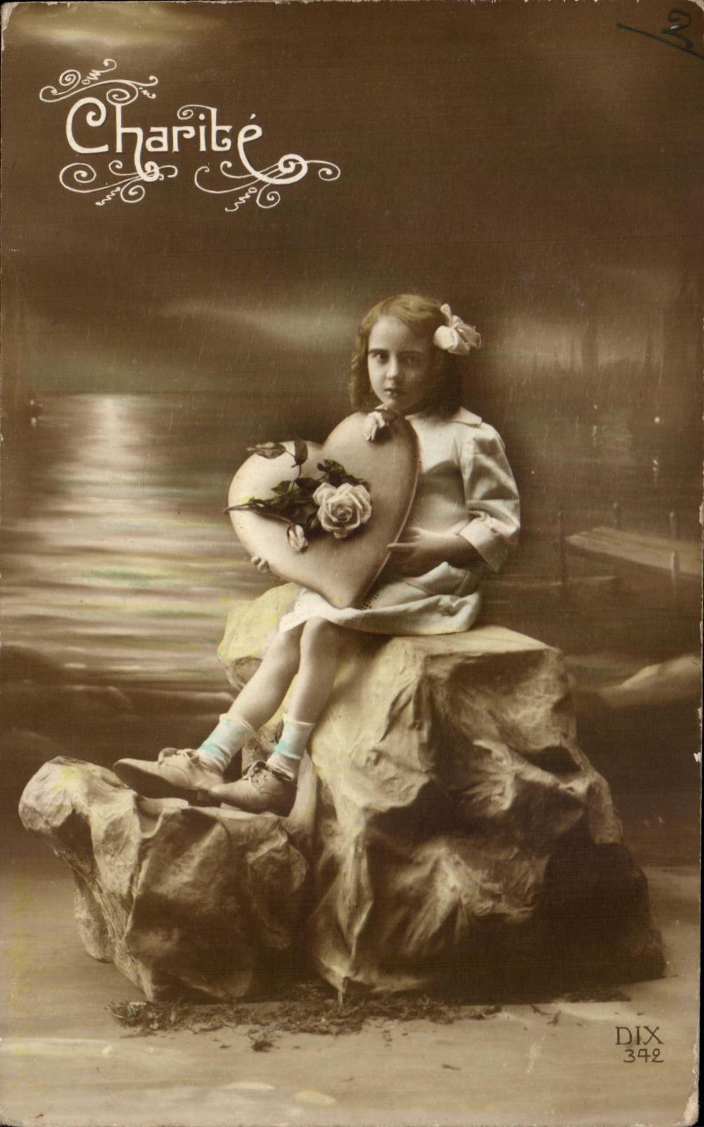 CPA Fantaisie Enfant Charite Coeur Heart 