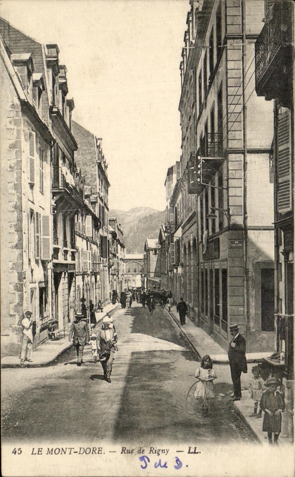 CPA the Mount Gilds Street of Rigny Enfants