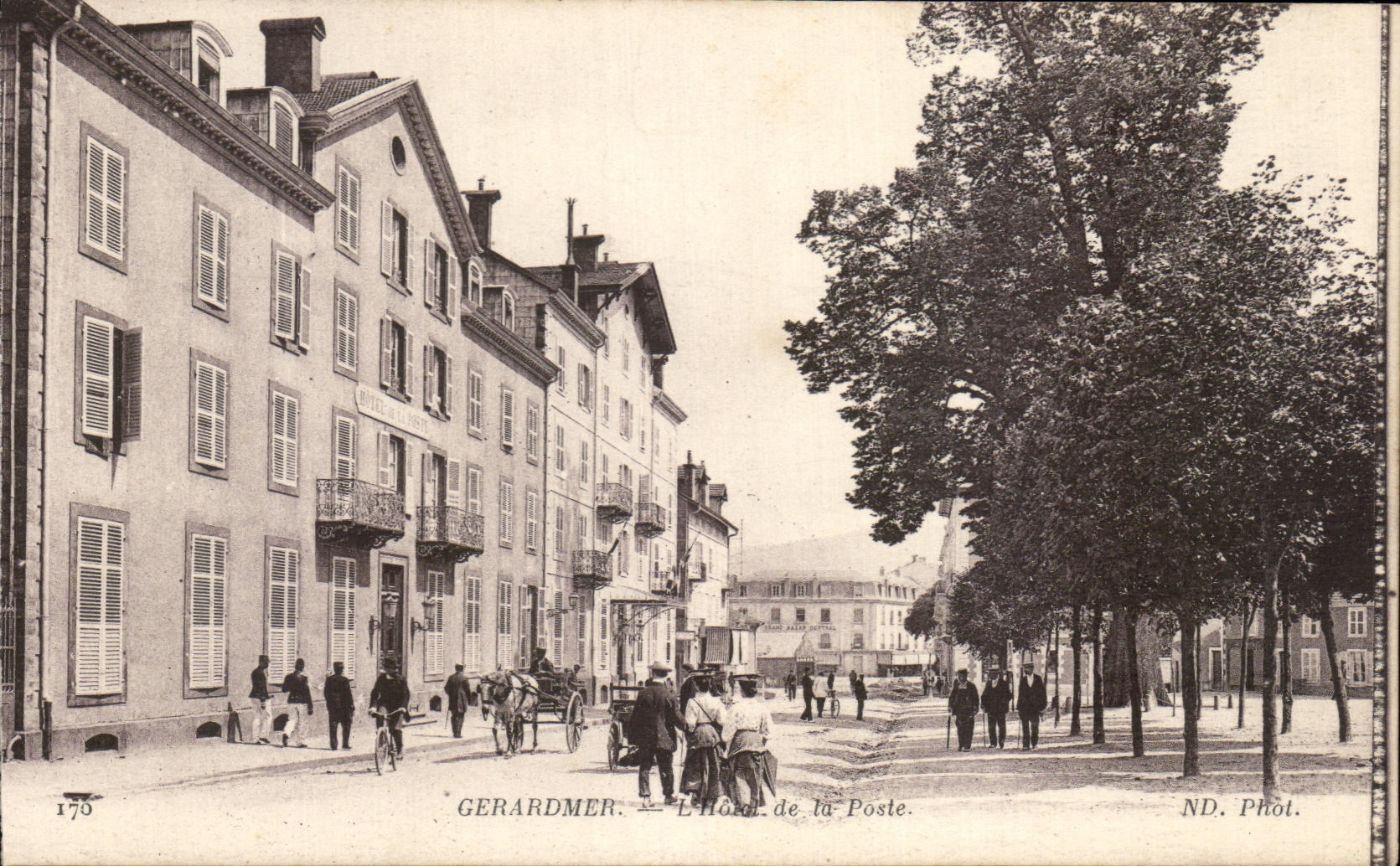CPA Geraremer L'Hotel de La Poste