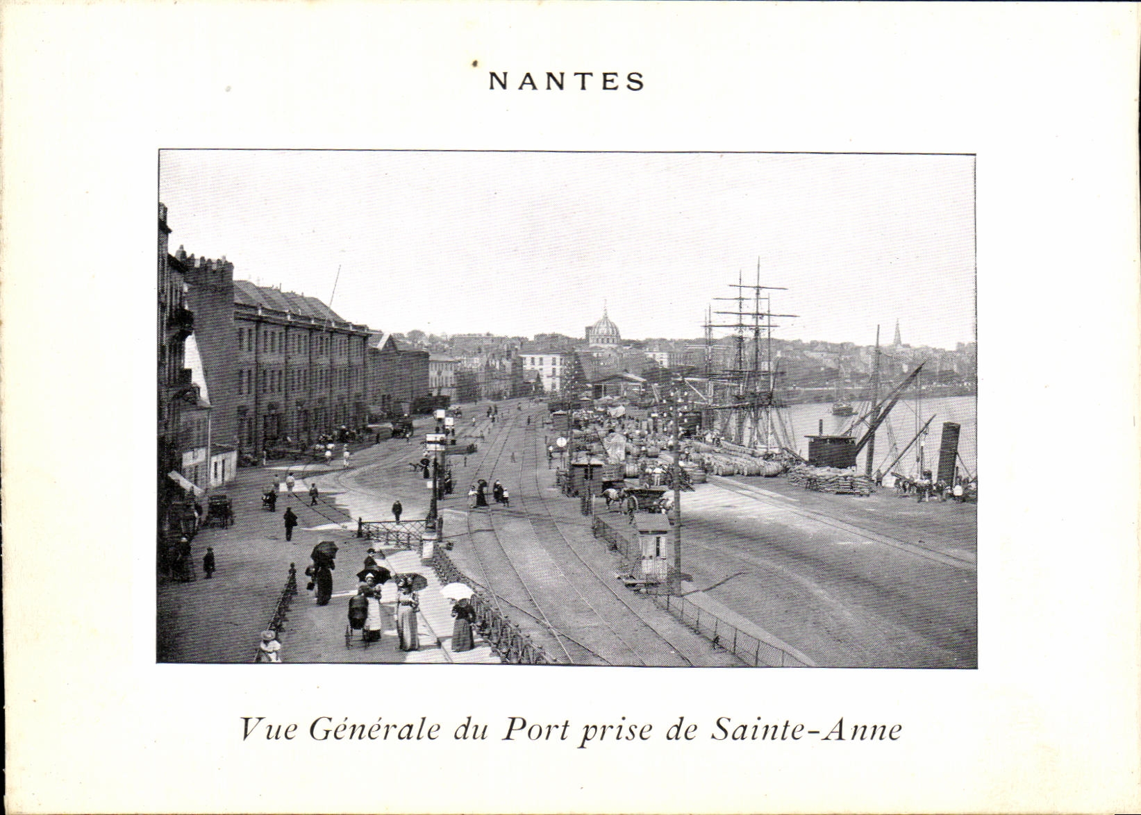 CPA Nantes View of the Port taken of Sainte Anne Bateaux