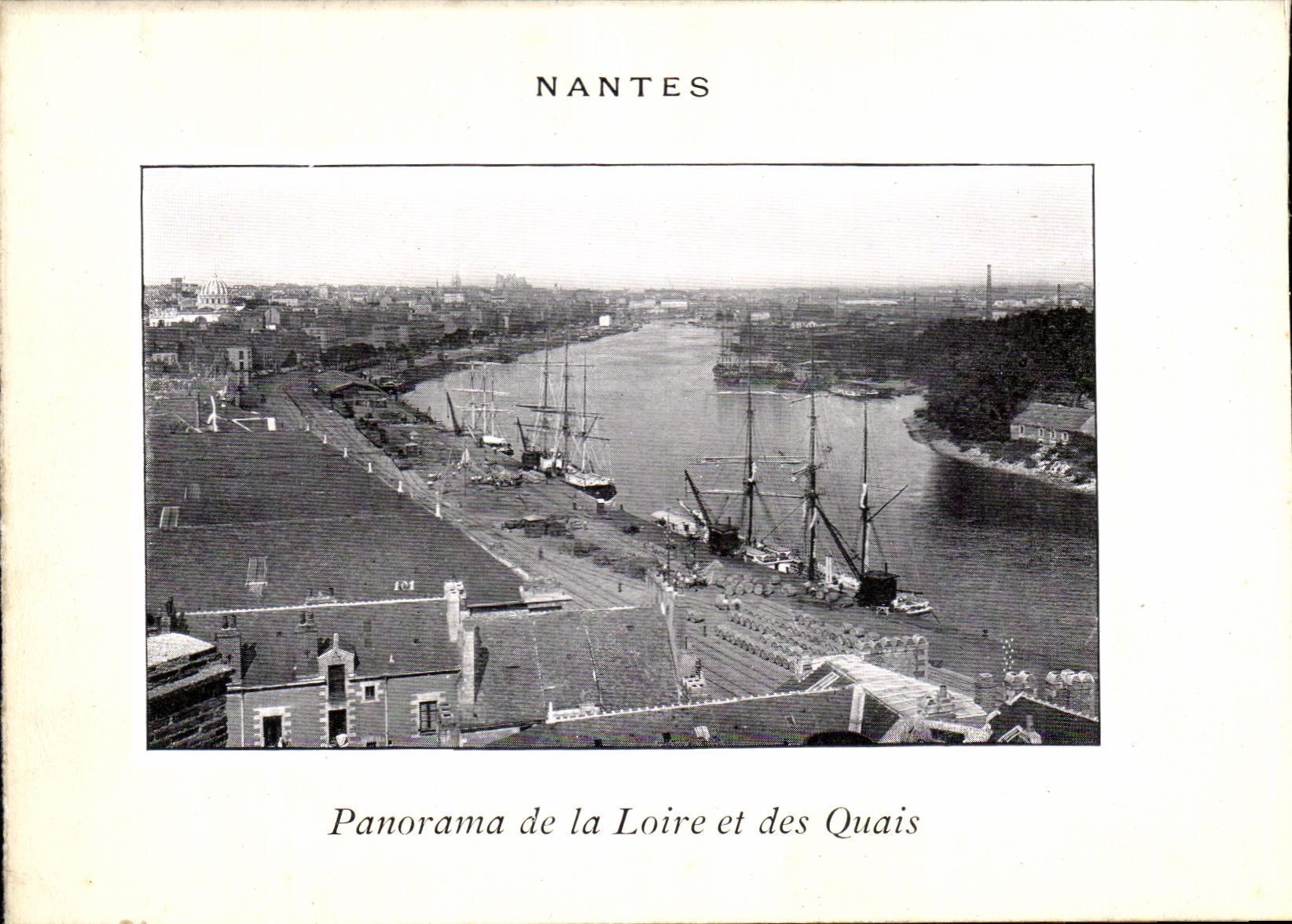 CPA Nantes panorama of the Loire and the Quays Boats