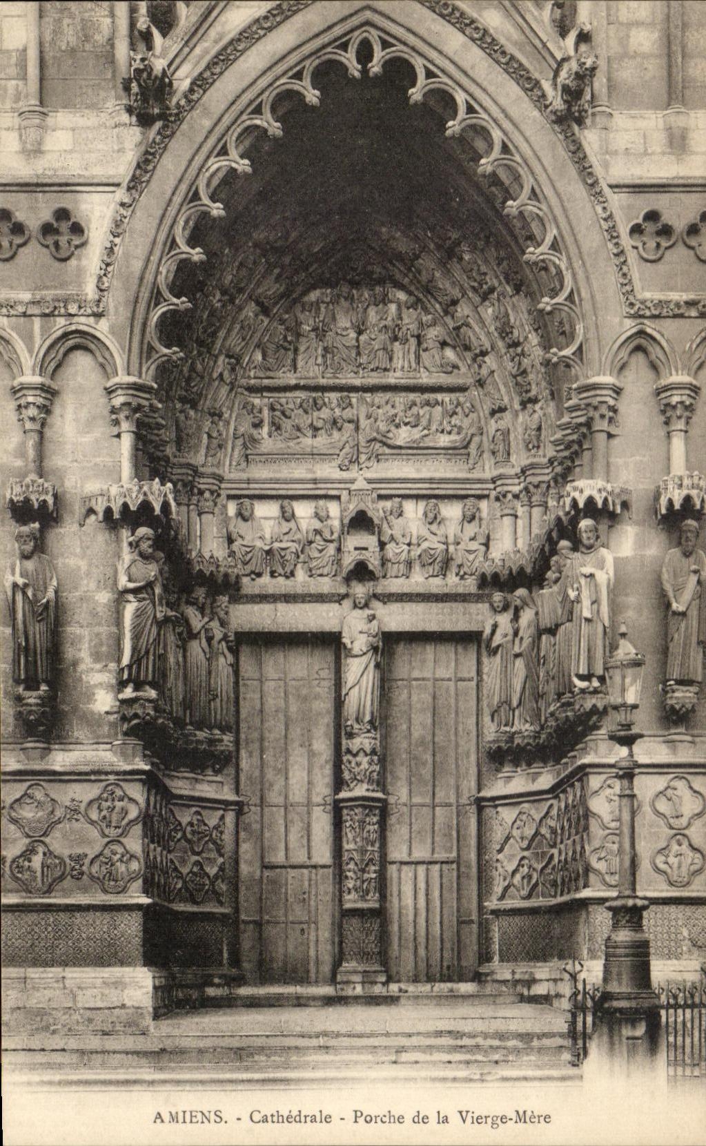 CPA Amiens Cathedrale Porche De La Vierge Mere
