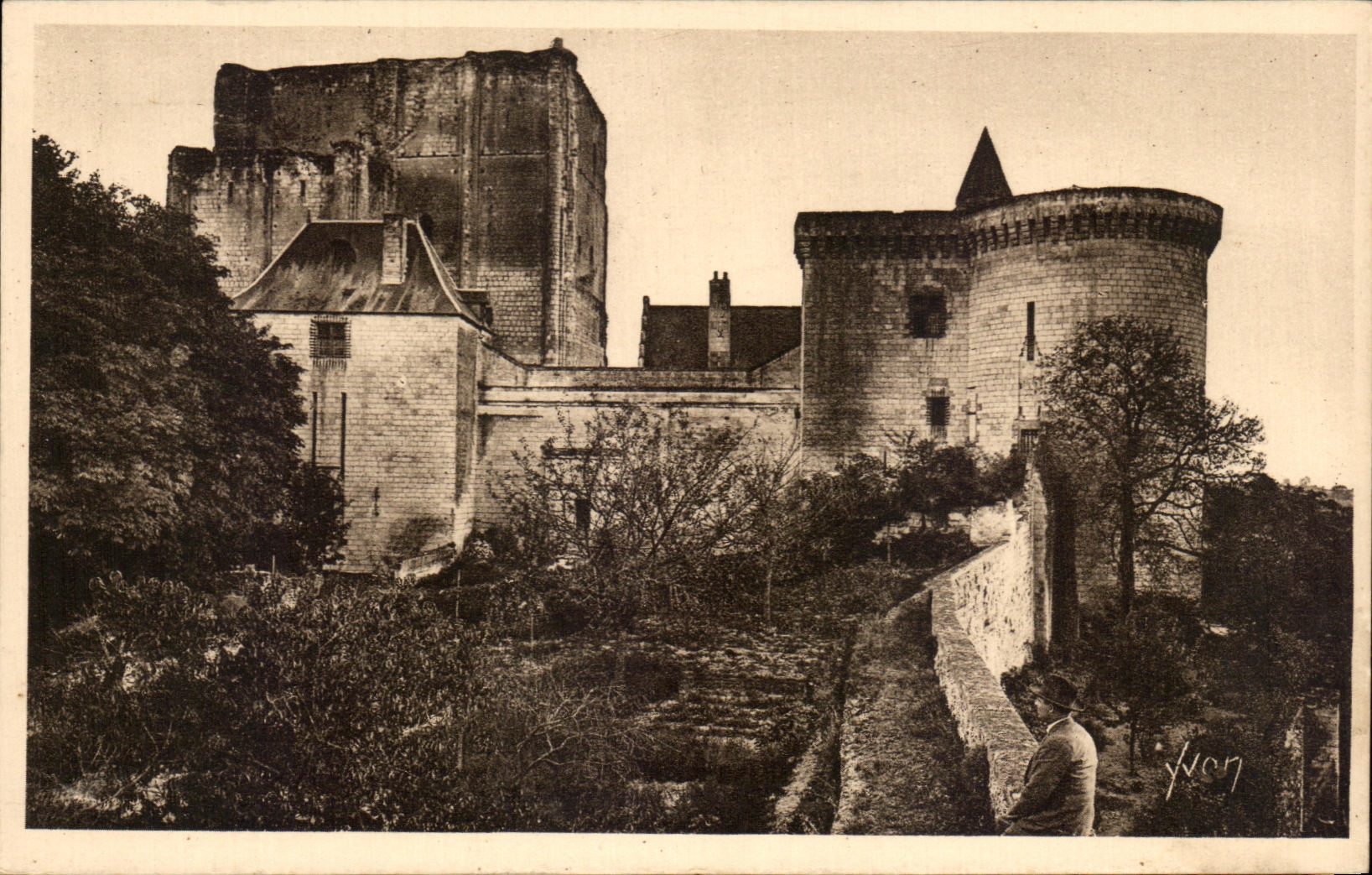 CPA Soft France Loire ch4ateau Castle Of Loaches the Keep