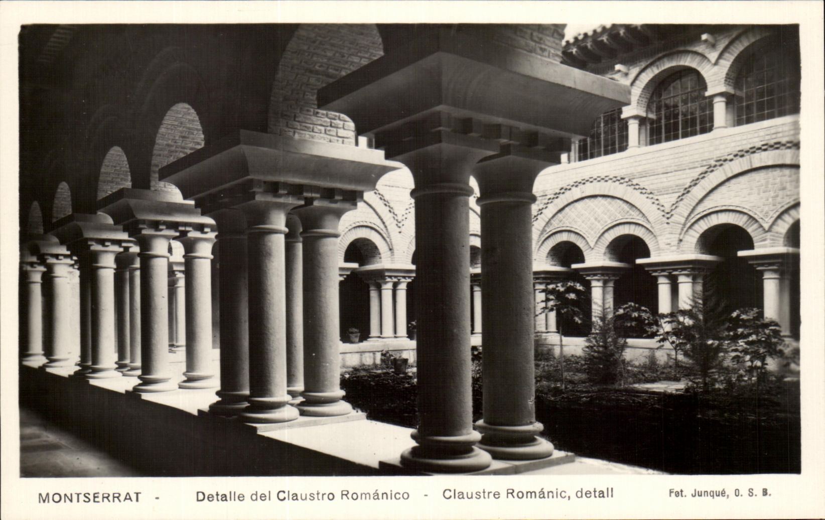 CPA Montserrat Detalle del Claustro Romanico