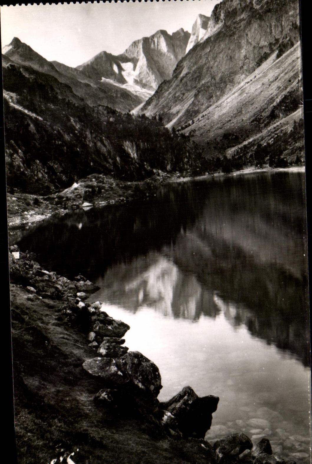 CPSM Surroundings of Cauterets Reflections of Vignemale in the lake of gaube