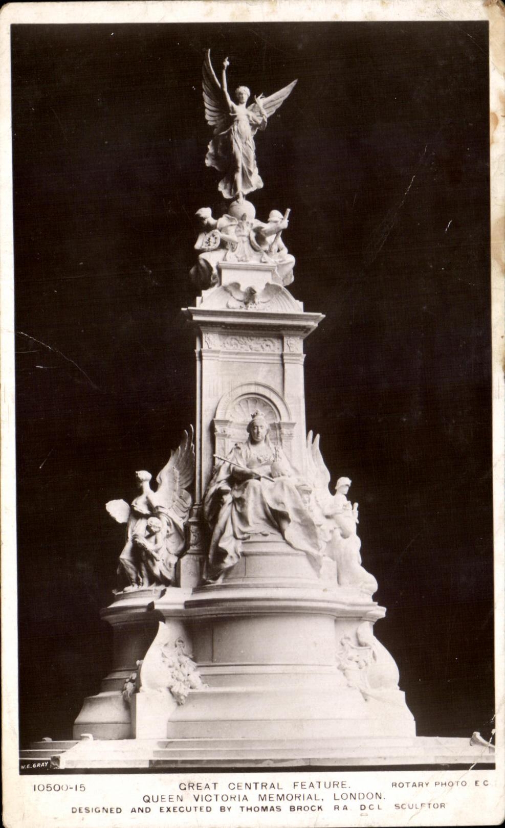 CPA Central Great Feature Queen Victoria London Memorial