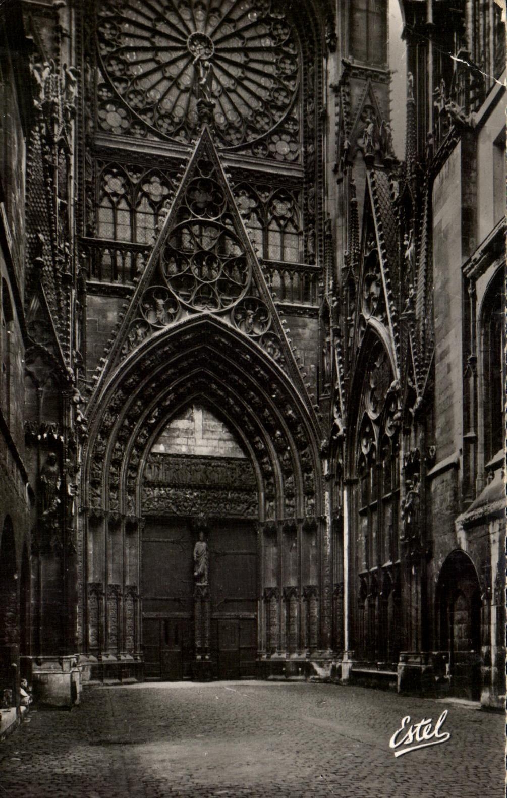 CPA Rouen the Cathedral Court of the Booksellers The Cathedral Booksellers