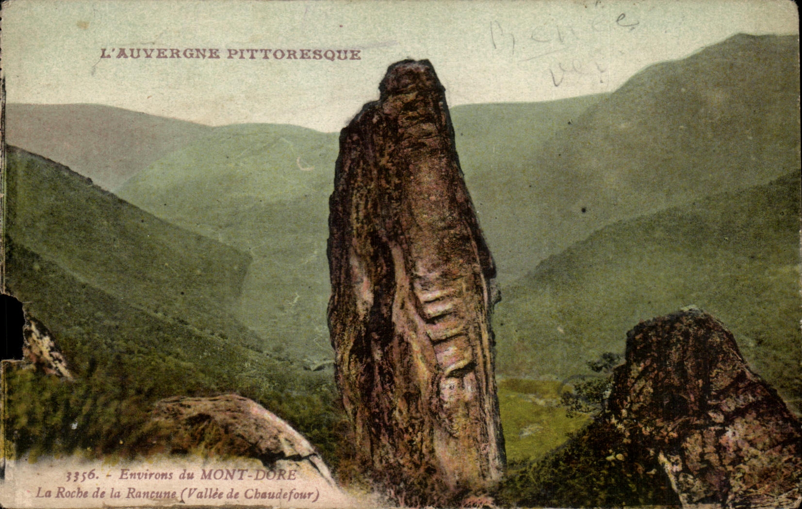 CPA Auvergne Pittoresque Surroundings of the Mount Gilds the rock of Resentment Valley of Chaudefour