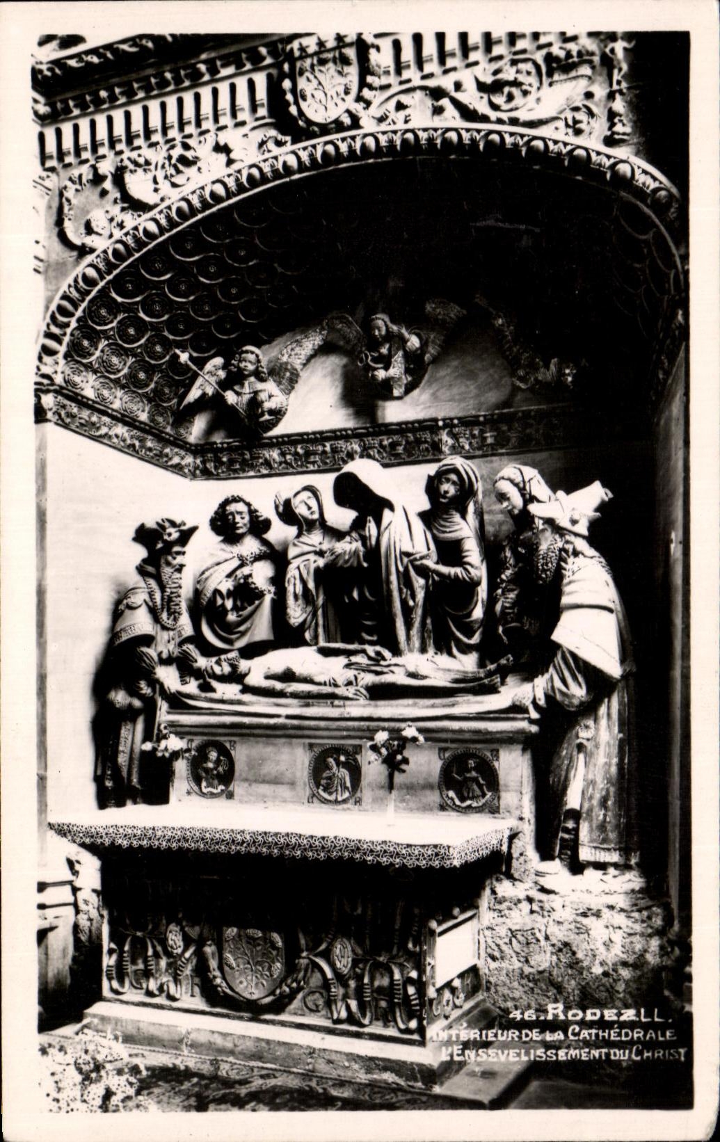 CPA Interior Rodez of the cathedral the burial of Christ