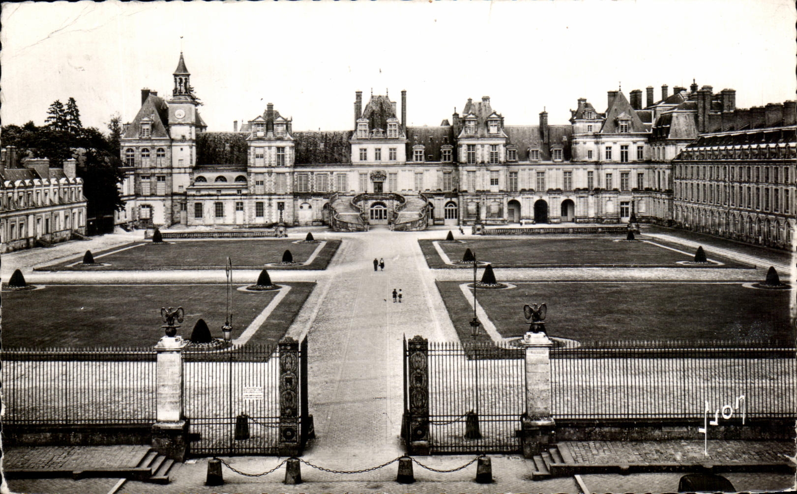 CPA Fontainebleau Le Palais Cour des Adieux