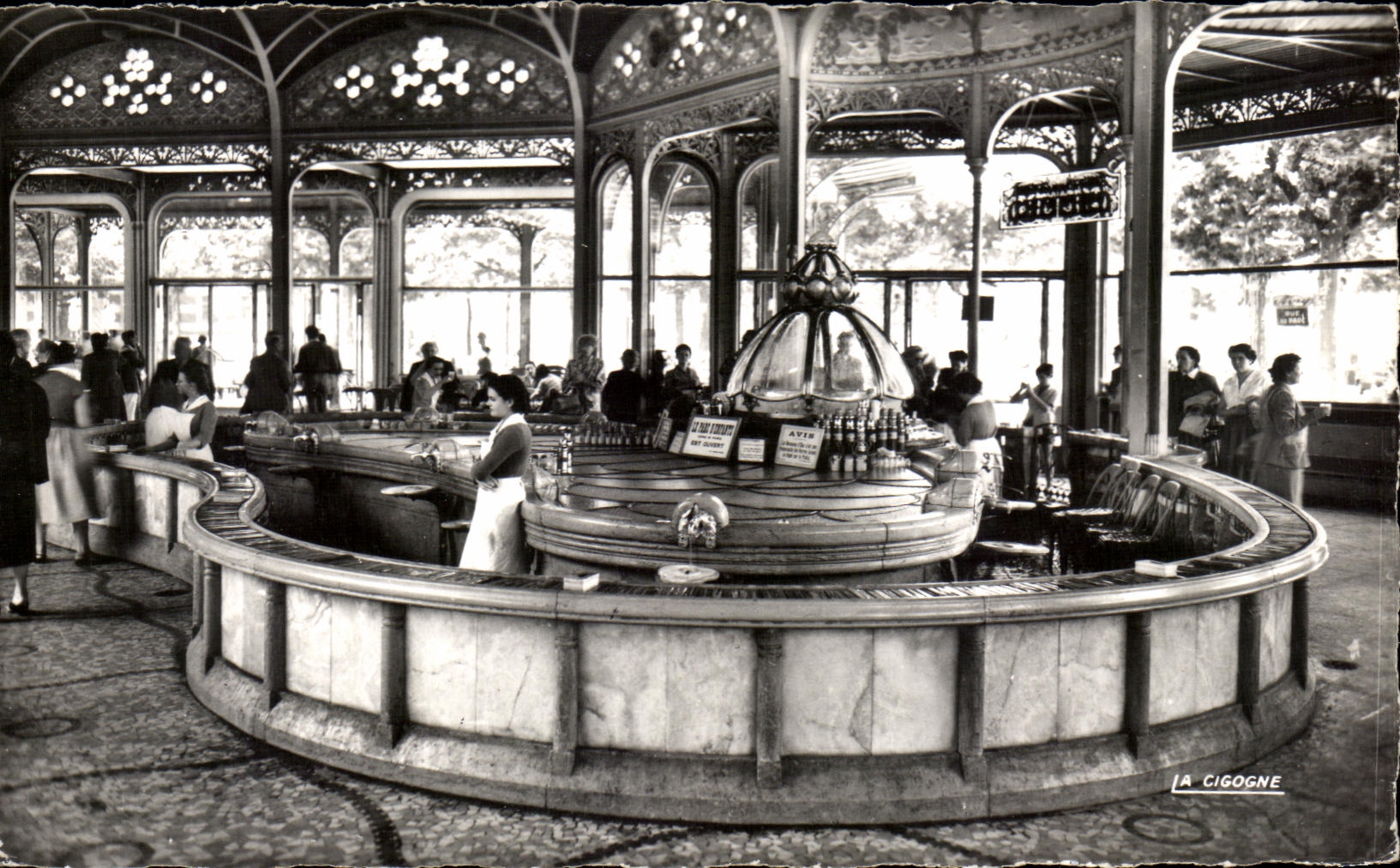 CPA Vichy Queen Of the Towns Of water Chomel Source