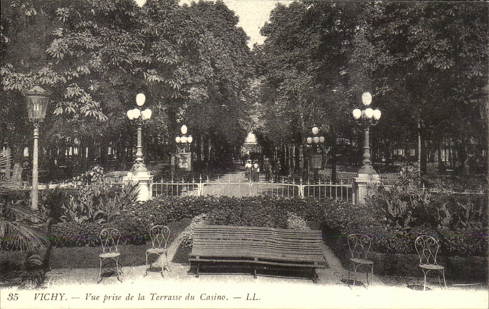 REPRO Vichy Vue Prise de la Terrasse du Casino