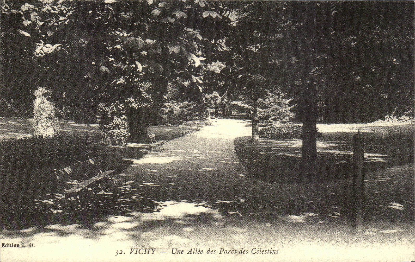 REPRO Vichy Allee of the Parks of Celestins