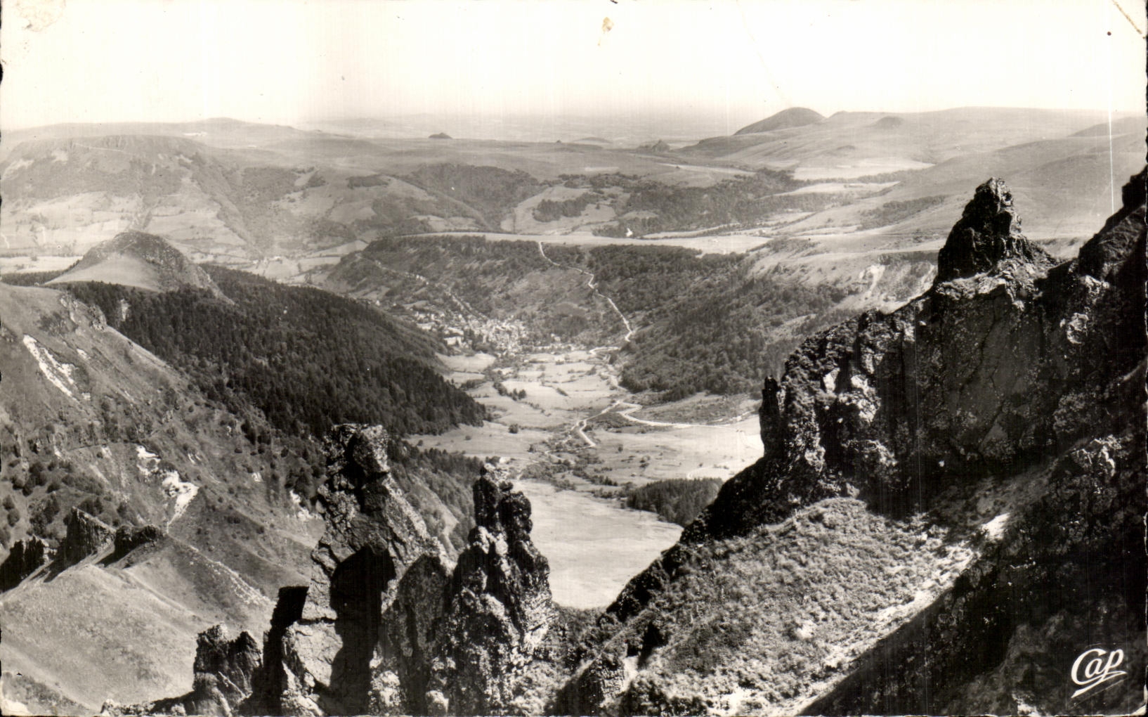 CPA Auvergne Seen from of Sancy towards the Mount Gilds