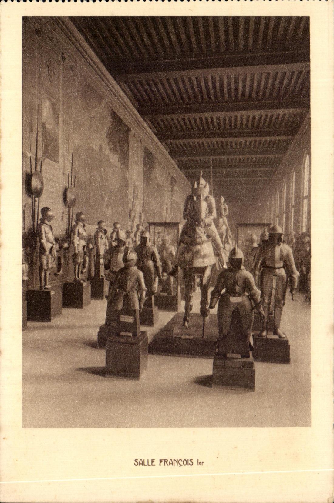 CPA François Room 1st Museum of the army Invalides Paris Armours
