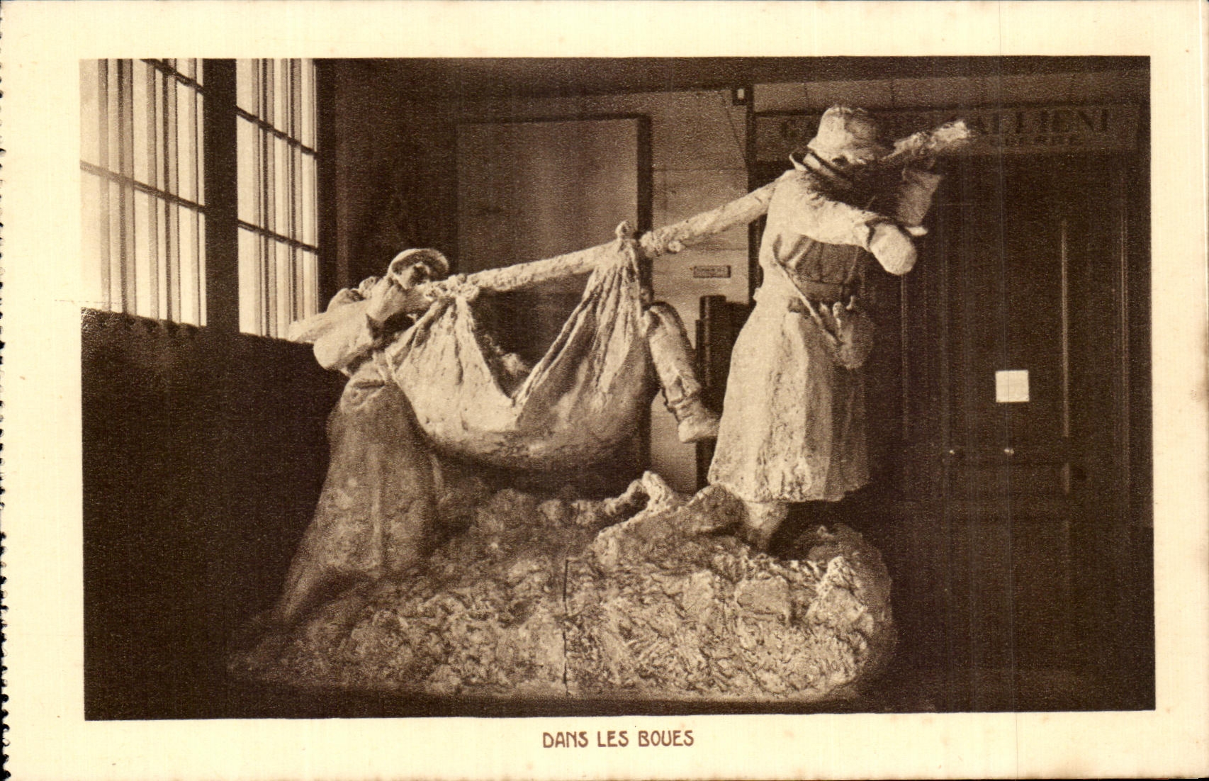 CPA In Muds Museum of the army Invalides Paris Militaria