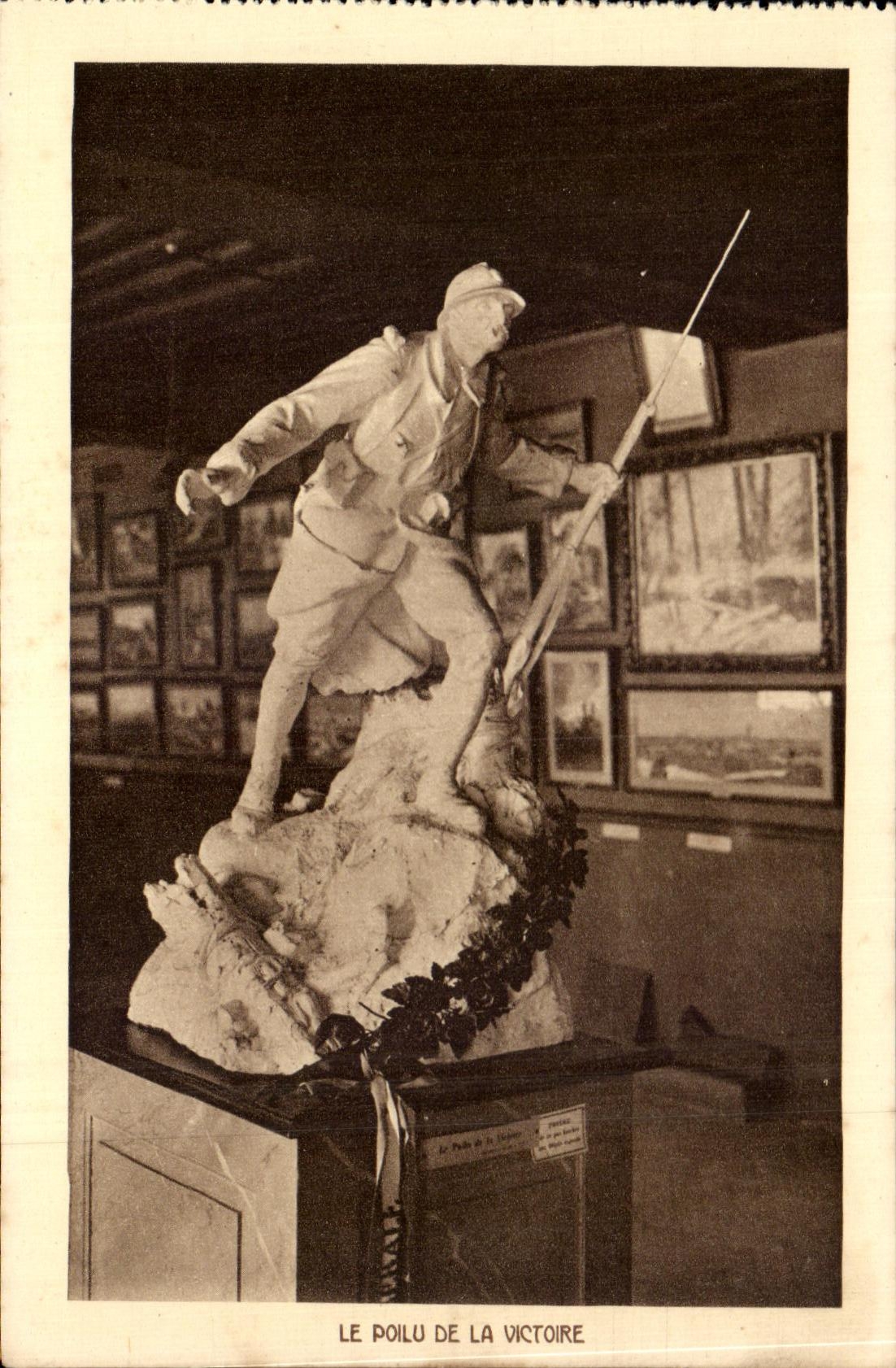 CPA the Hairy one Of the Victoire Museum of the army Invalides Paris Militaria