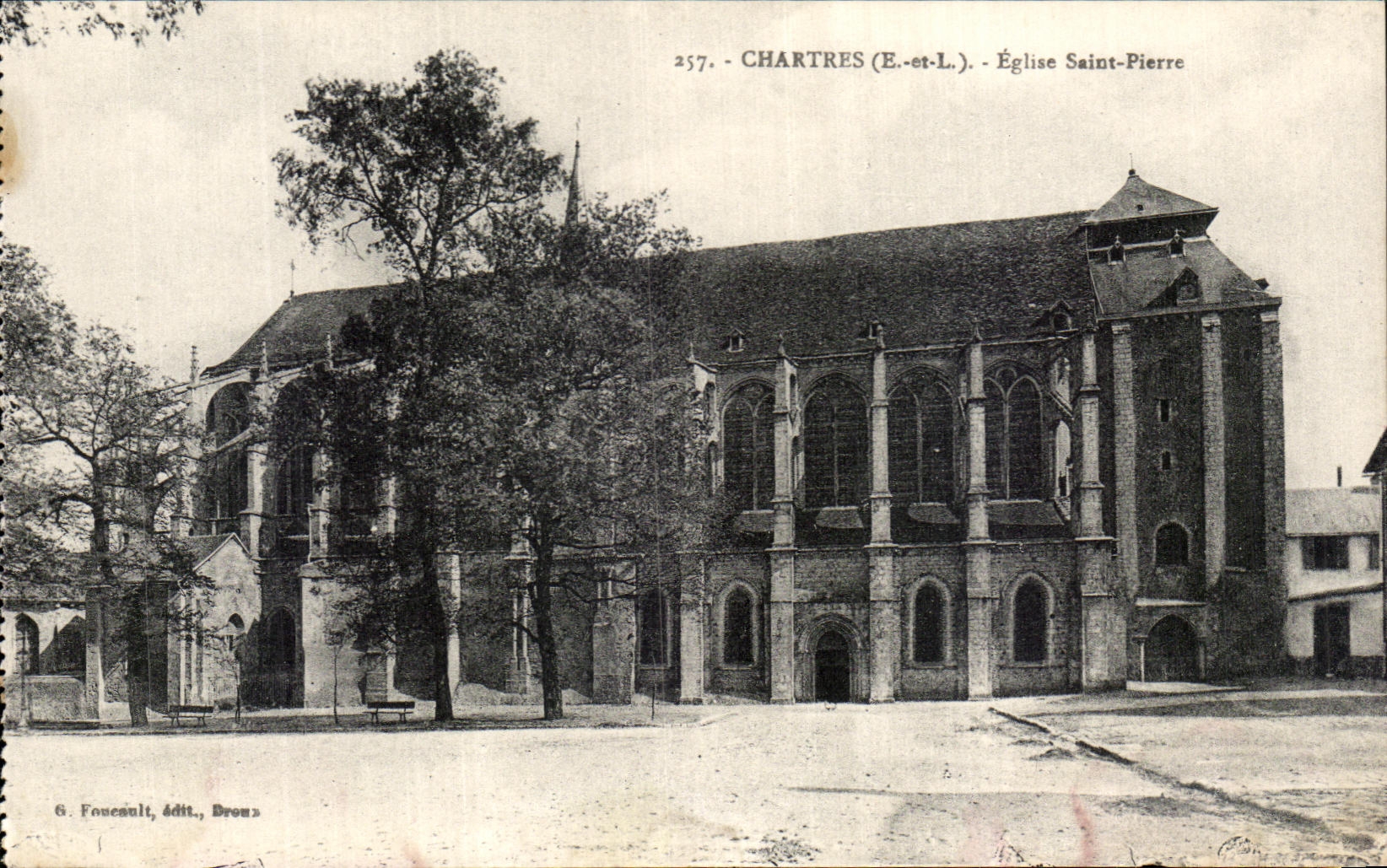 CPA Chartres Eglise Saint Pierre