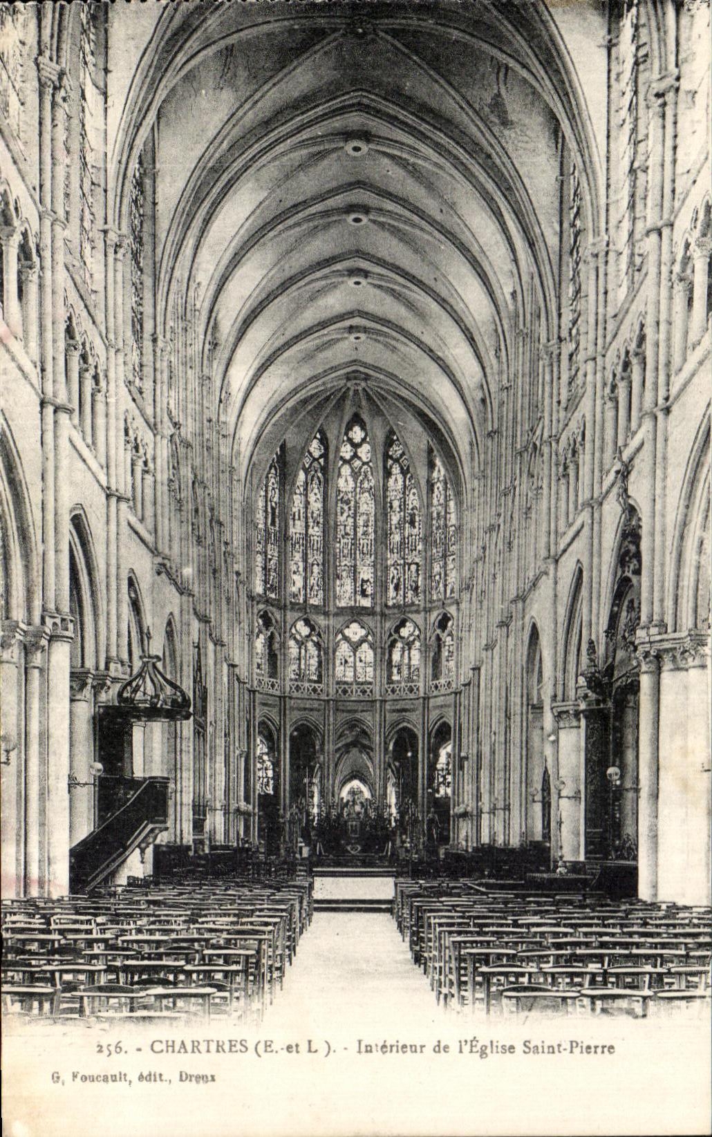 CPA Chartres Interieur De L'Eglise Saint Pierre