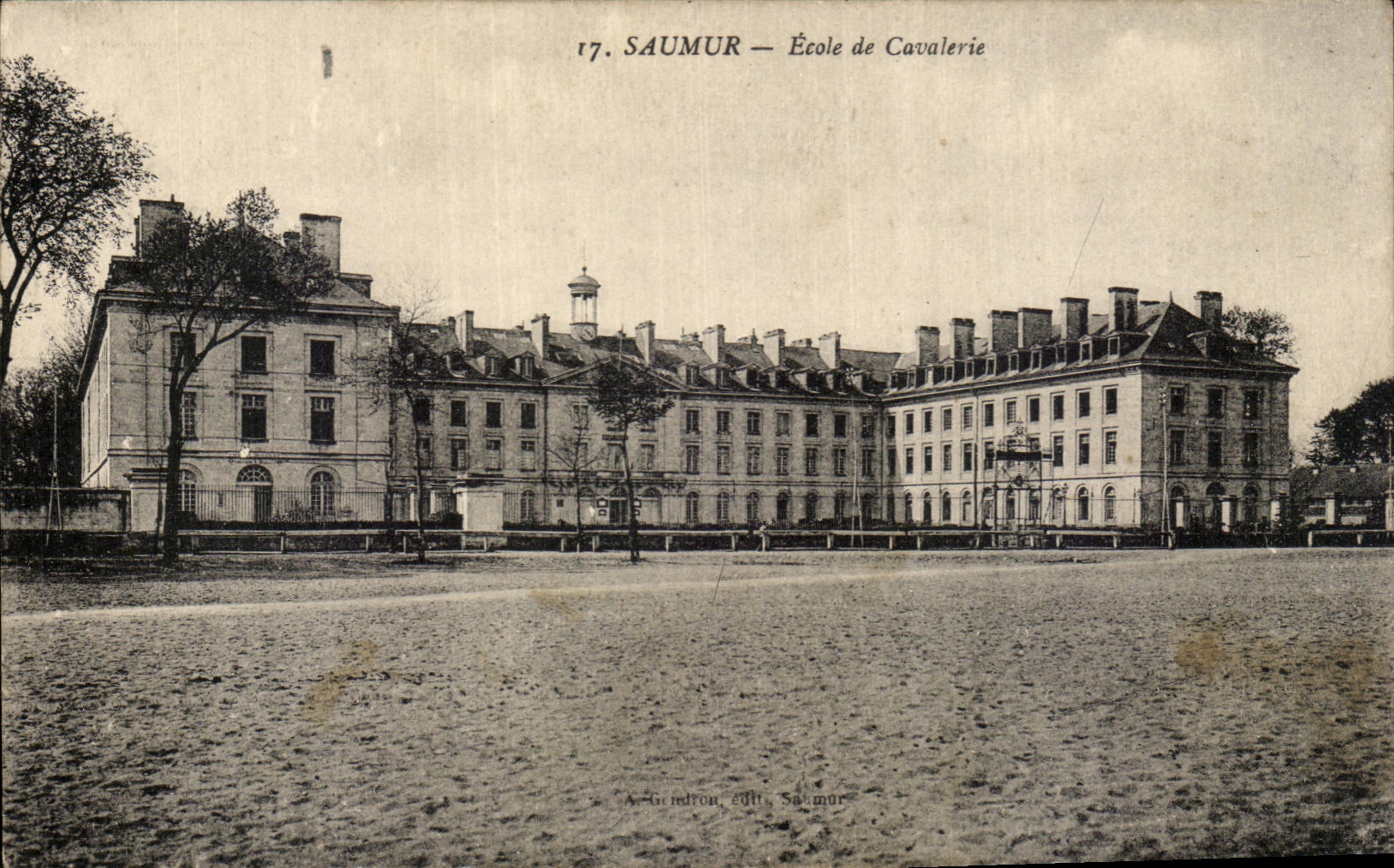 CPA Saumur Ecole de Cavalerie Militaria 