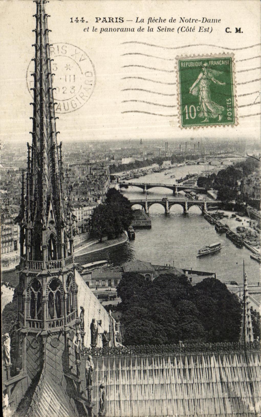 CPA Paris the dleche of Notre Dame and the panorama of the Seine