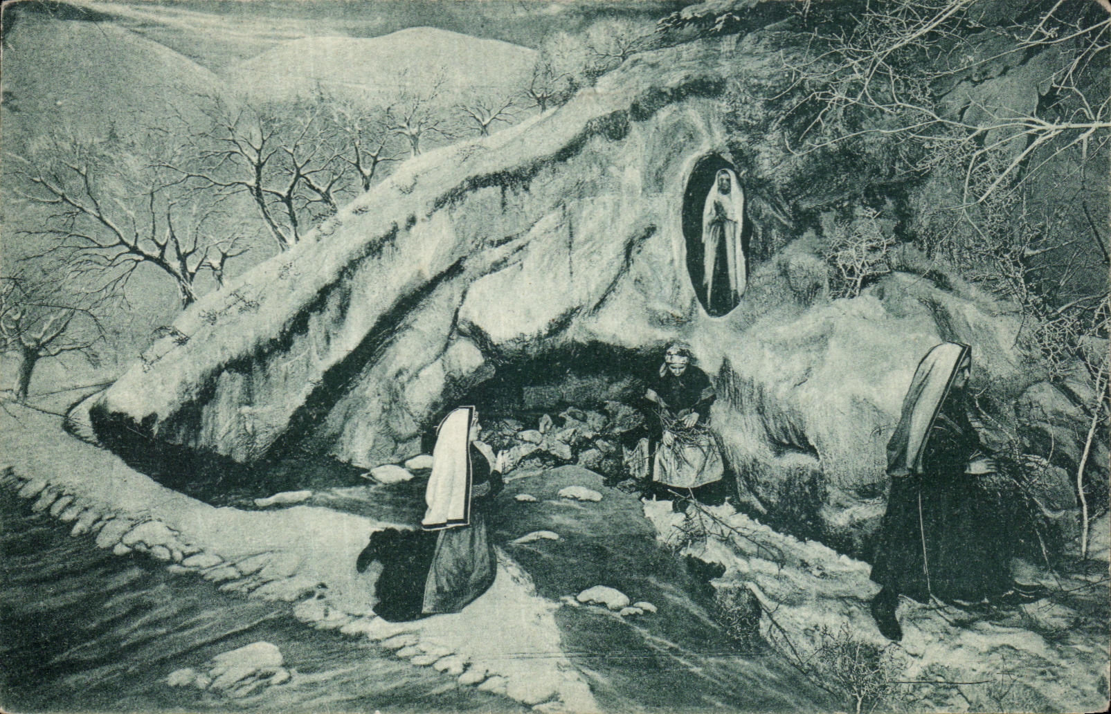 CPA Sainte Vierge Bernadette Lourdes