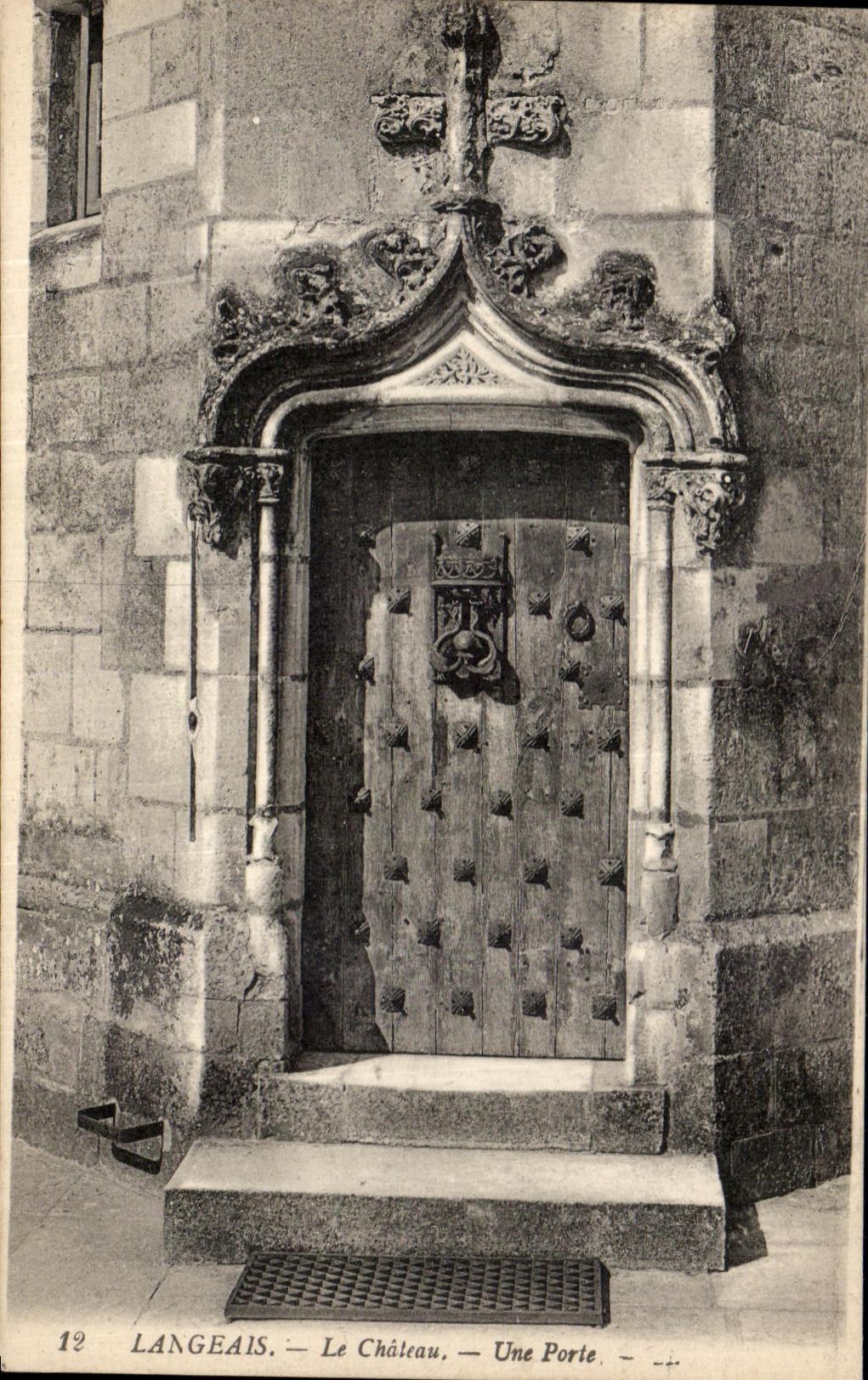 CPA Langeais el castillo una puerta