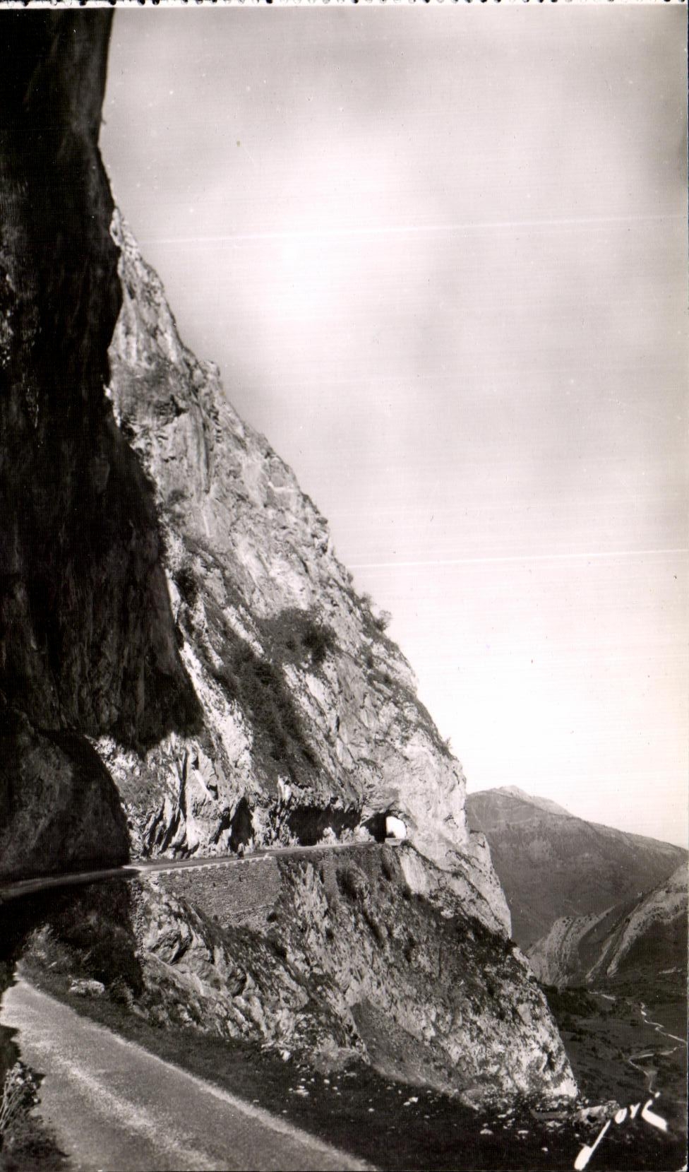 CPA Pau Road Of the Collar of Aubisque D' Argeles to the collar