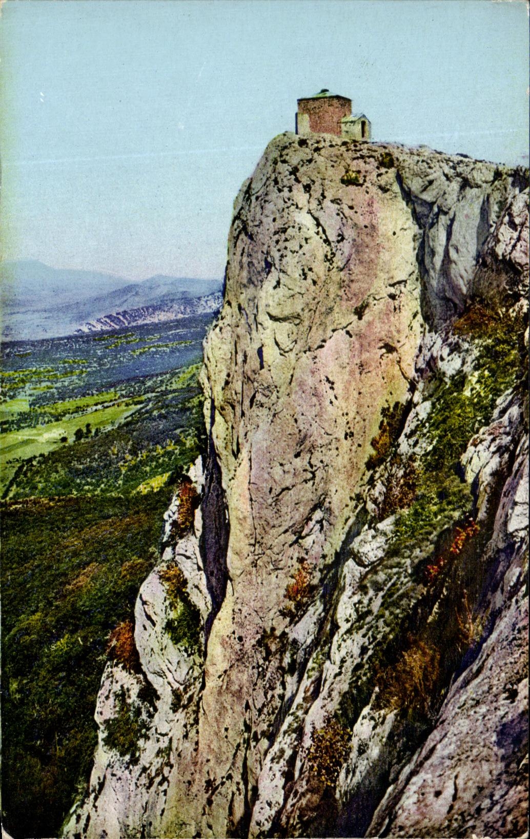 CPA La Sainte Baume Le St Pilon Avec Vue Sur La Plaine