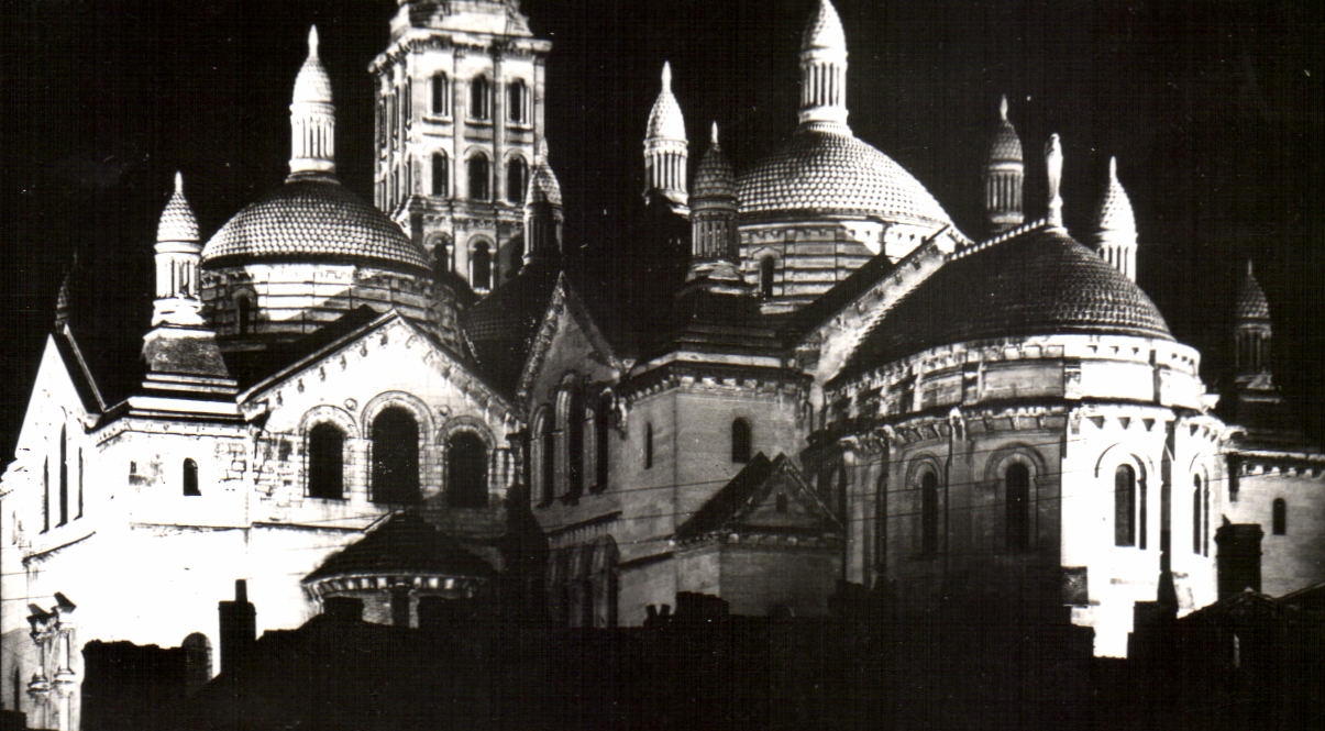 CPA Perigueux La Cathedrale Saint Front Illuminee