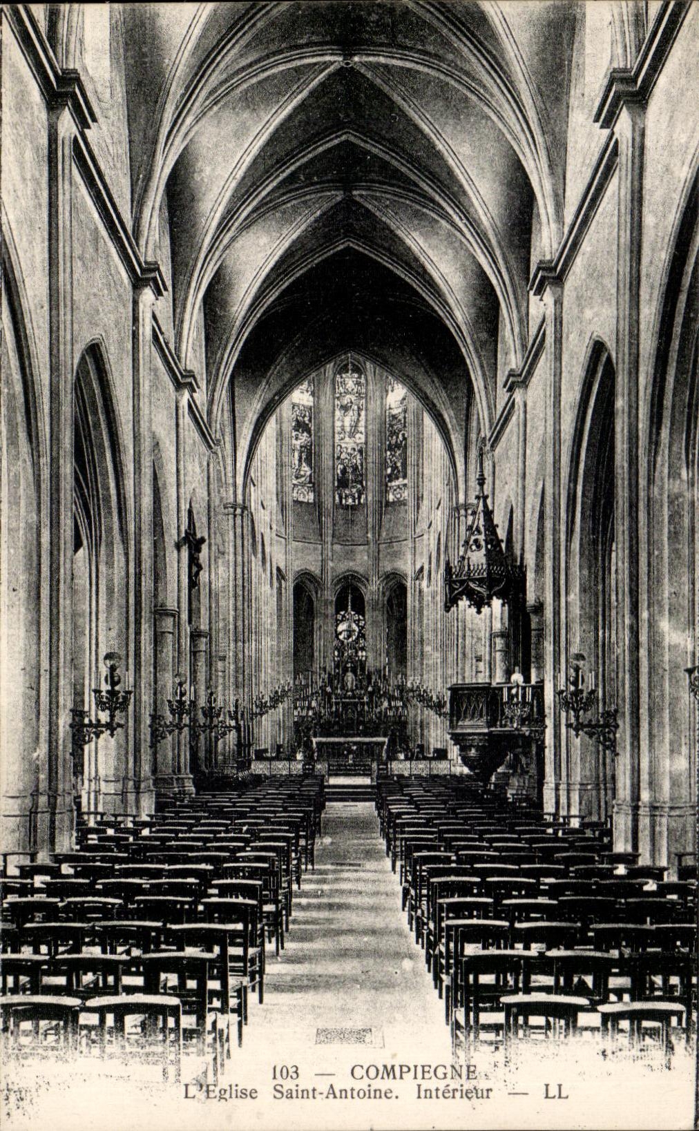 CPA Compiegne L'Eglise Saint Antoine Interieur