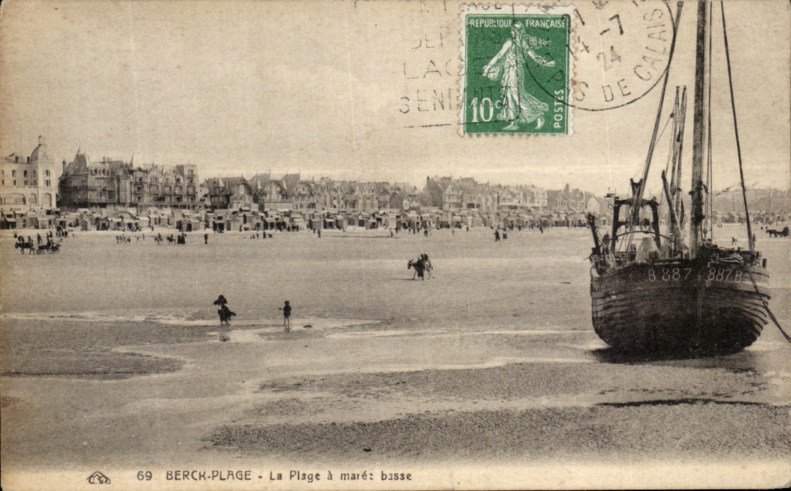 CPA Berck Plage La Plage la Maree Basse Bateau