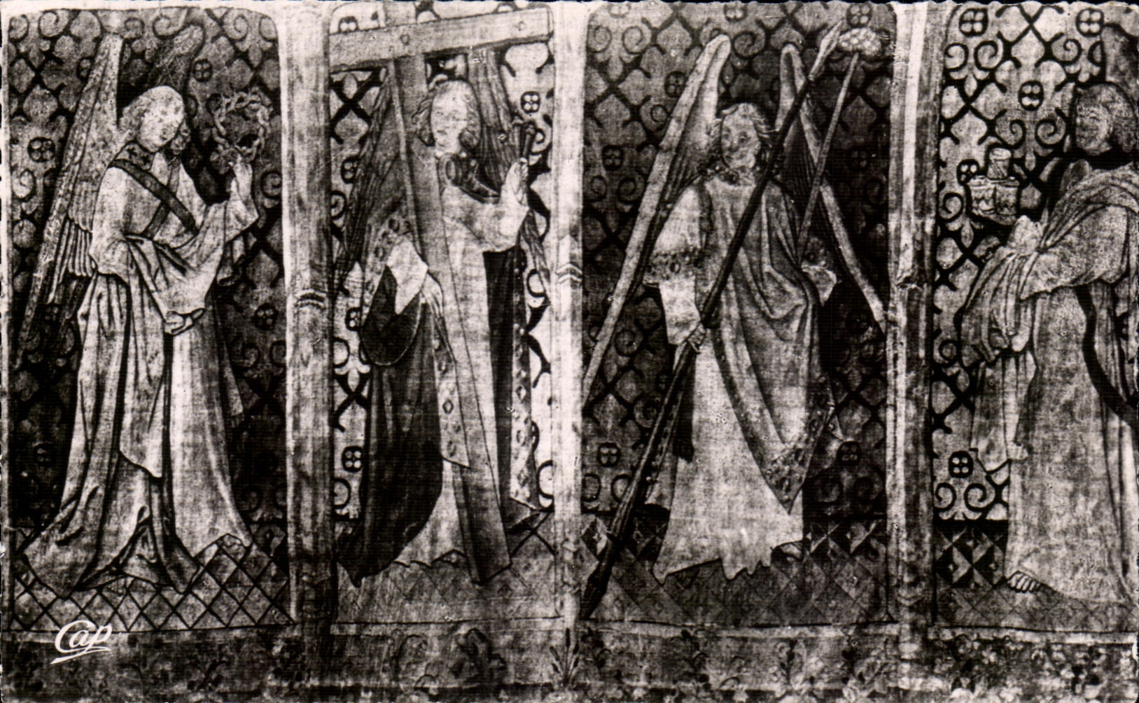 CPSM Saumur Eglise Notre Dame de Nantilly Anges fragment de Tapisserie