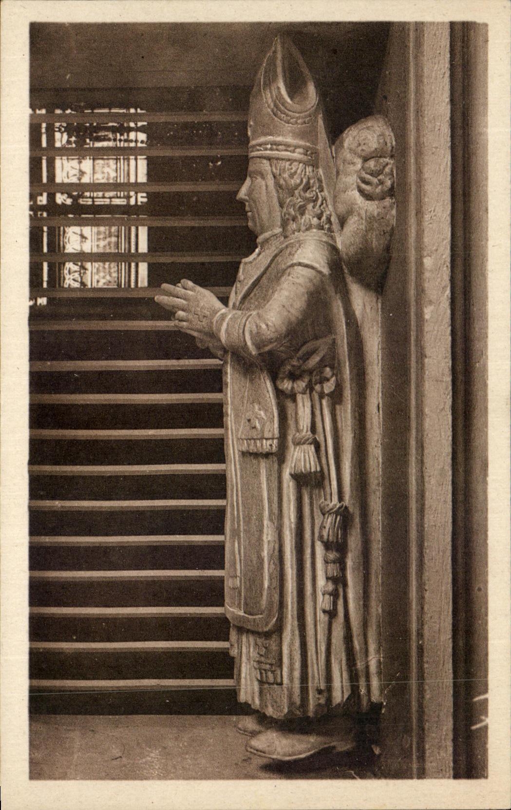 CPA Candes Interieur de I'Eglise Saint Martin