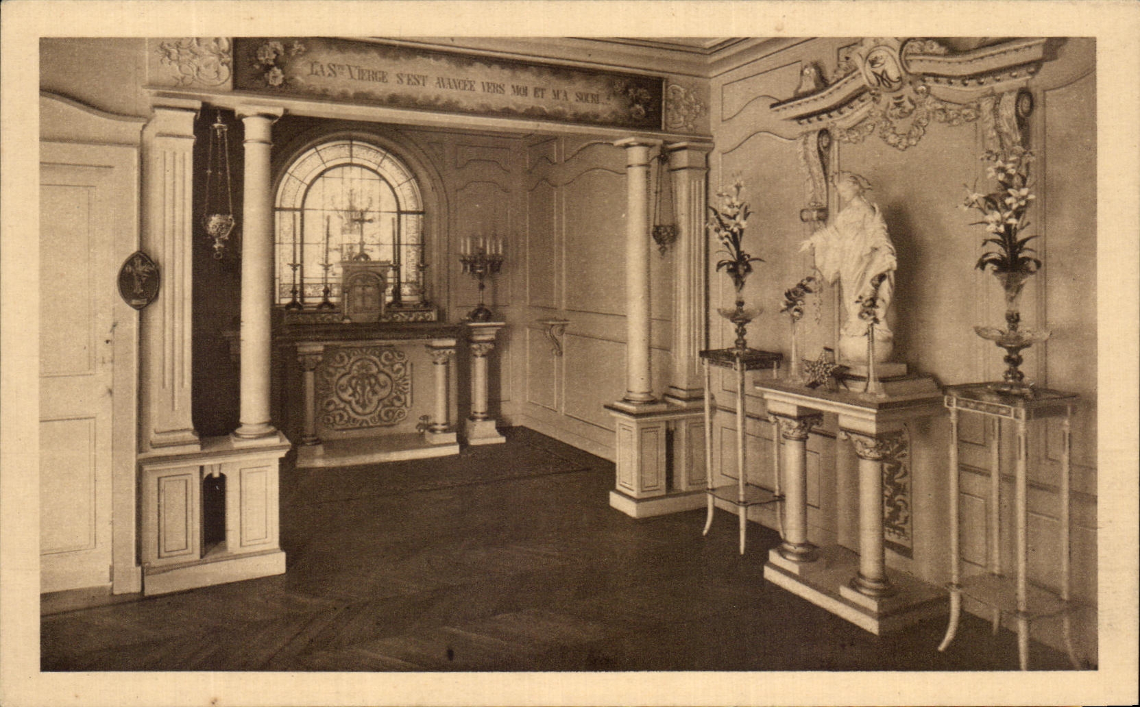CPA La Chambre Oratoire des Buissonnets ou therese enfant 