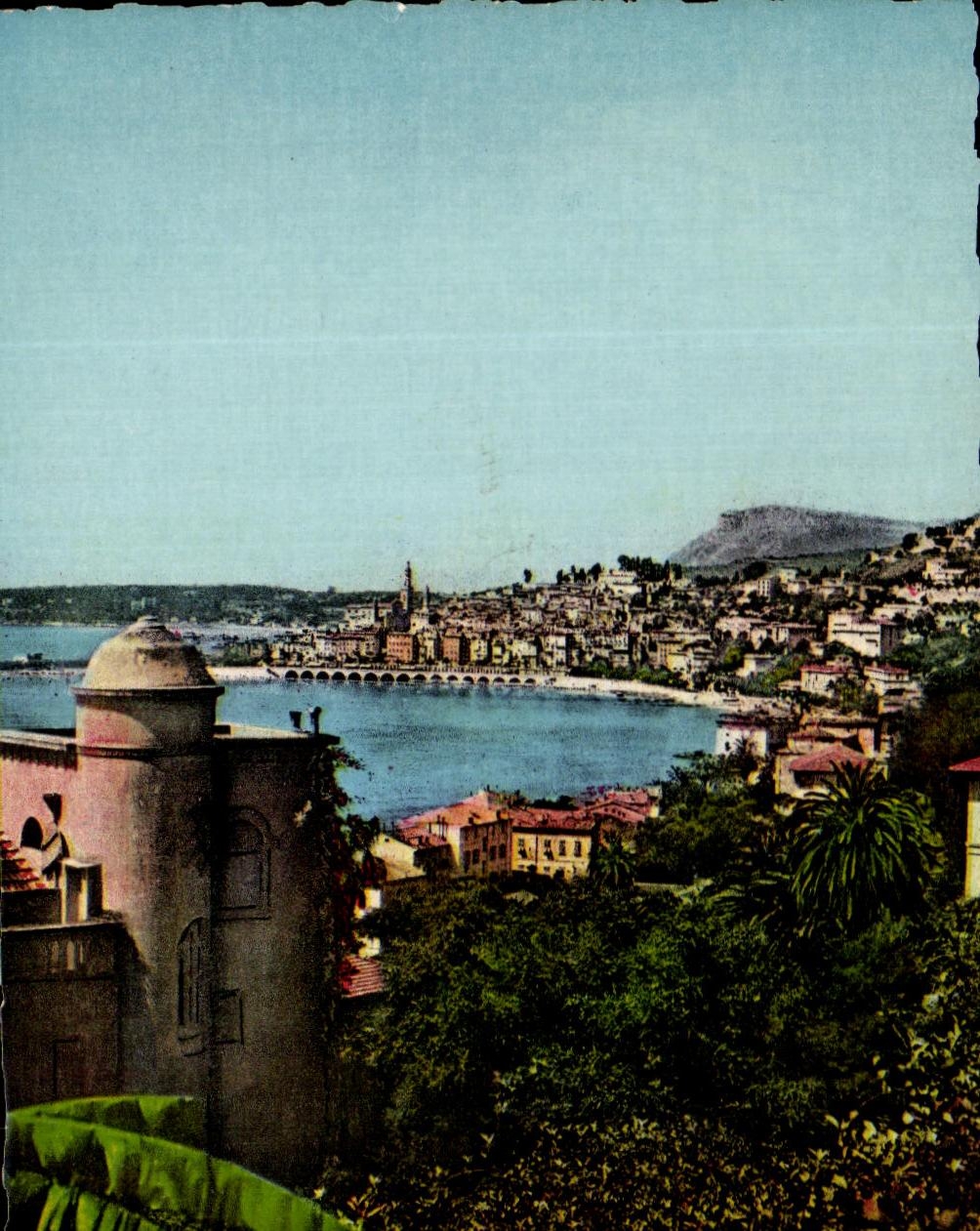 CPA La Cote d'Azur Menton Vue generale Au fond la Tete de Chien