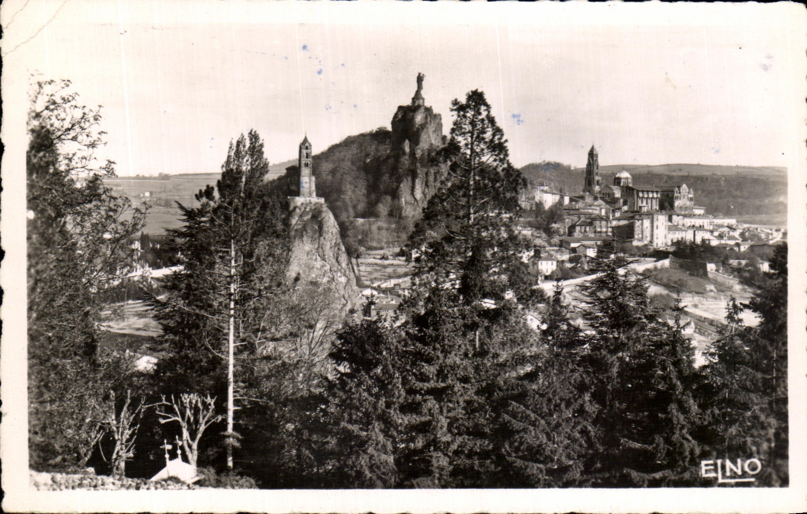 CPA Puy In Velay Landscape on Rochres d' Aigulhe and crow through the pines