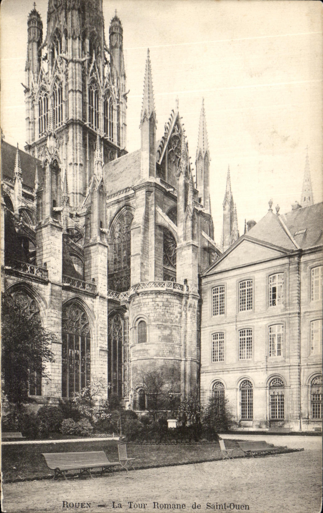 CPA Rouen the Romance Tower of Saint Ouen