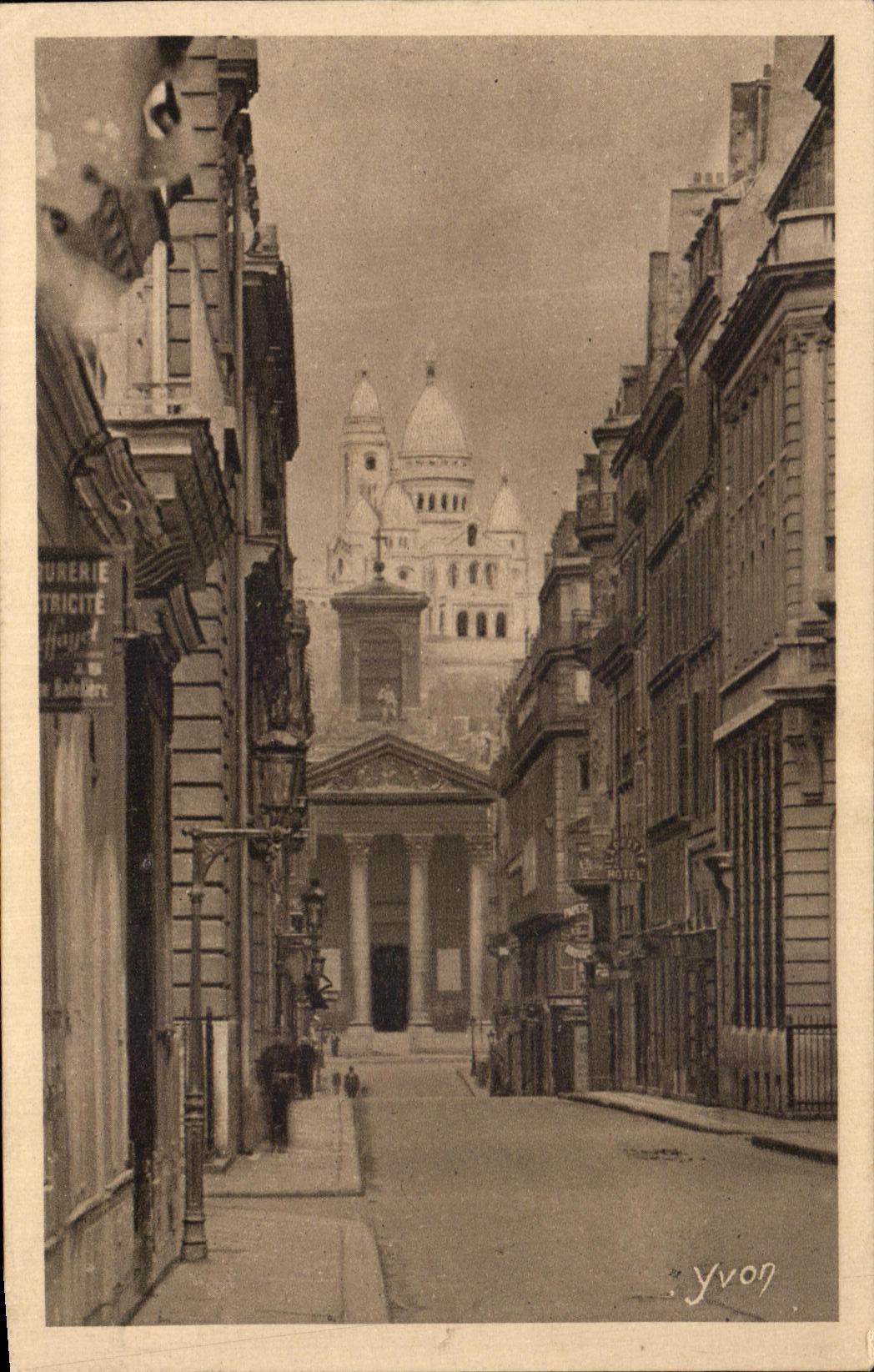 CPA Paris While Strolling Sacring Heart seen of the street Laffitte Montmartre