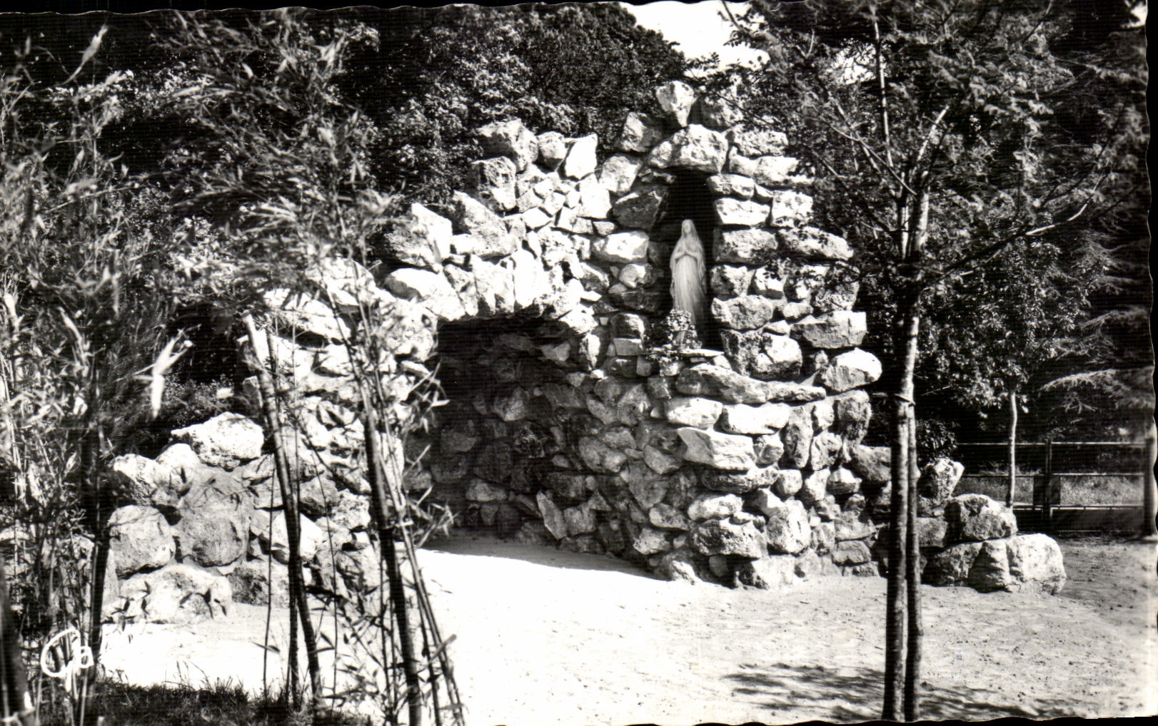 La clinica de reposo y el resto Bodio de CPA tienden un puente sobre el castillo
