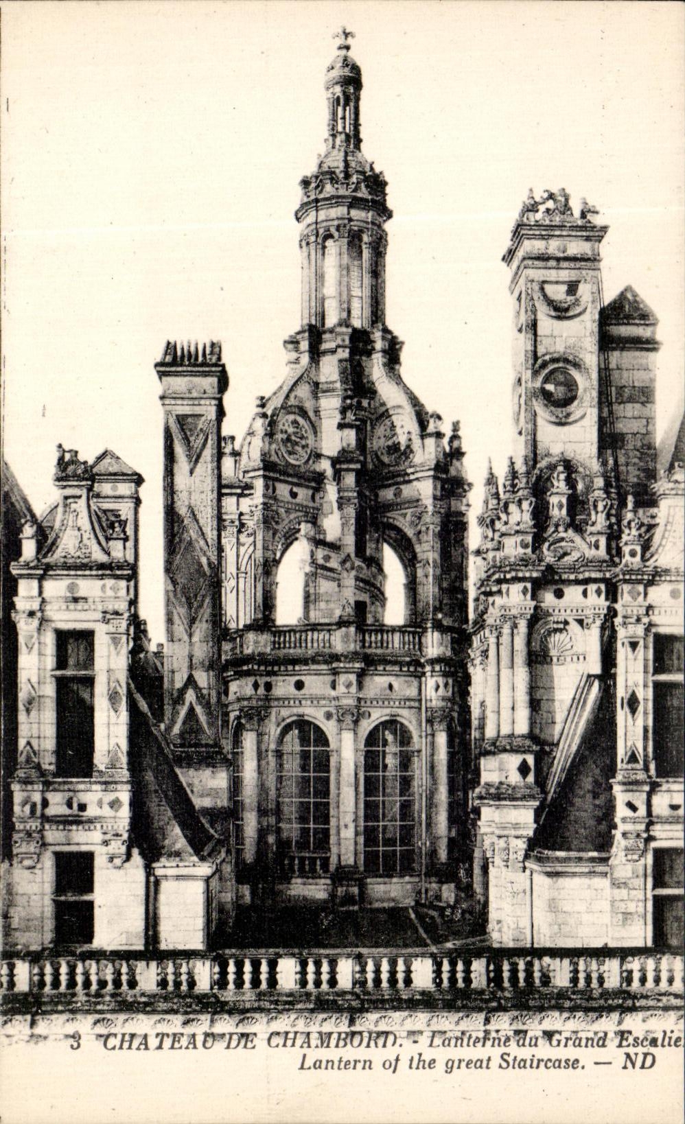 CPA Chateau de Chambord Lanterne du Grand Escalier