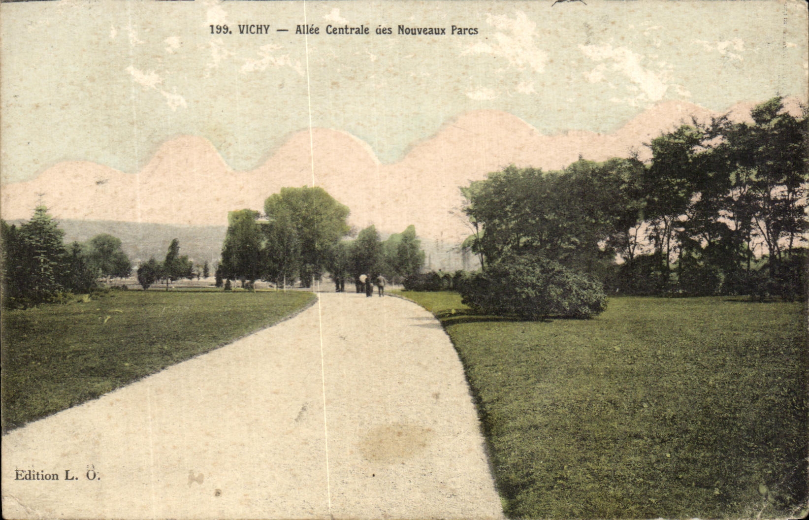 CPA Vichy Allee Central of the New Parks
