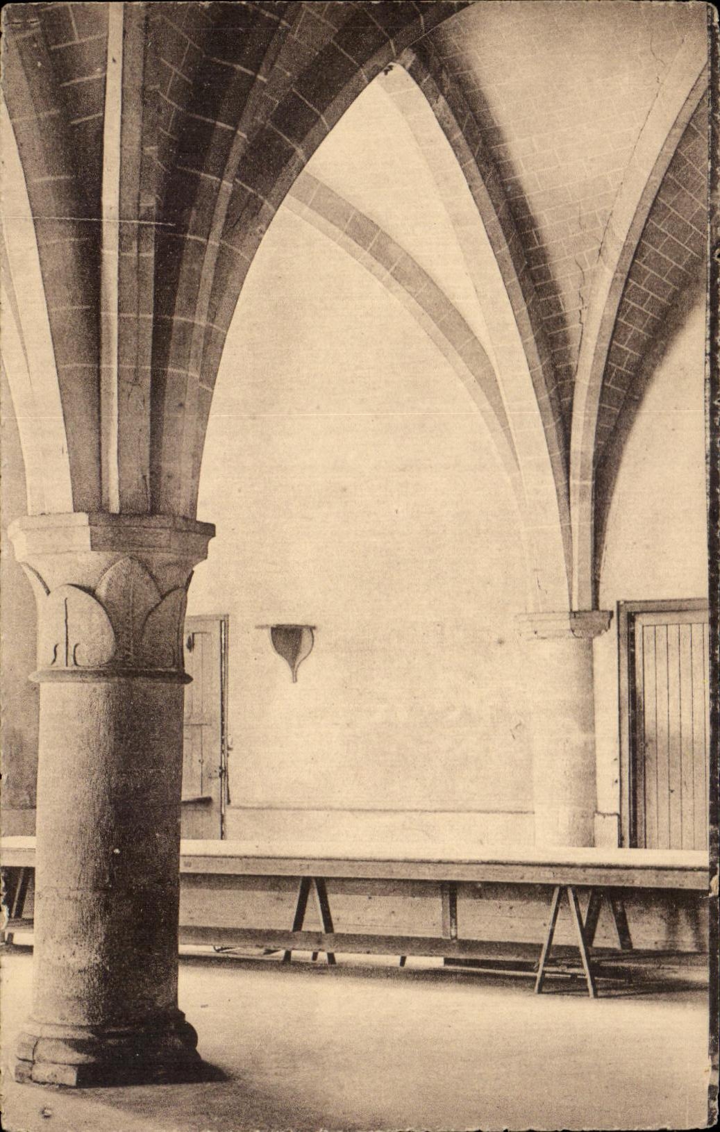 Abadia de CPA de Royaumont Asnieres en las cocinas viejas de Oise