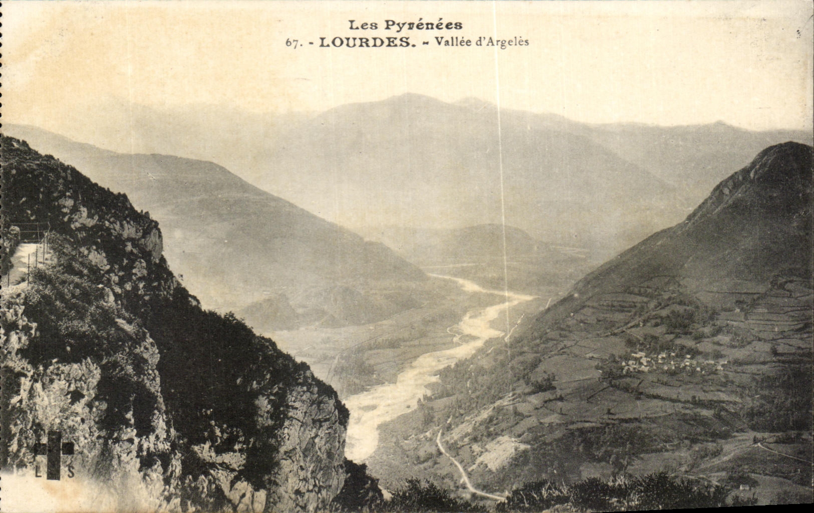 CPA Lourdes Les Pyrenees Vallee d'Argeles