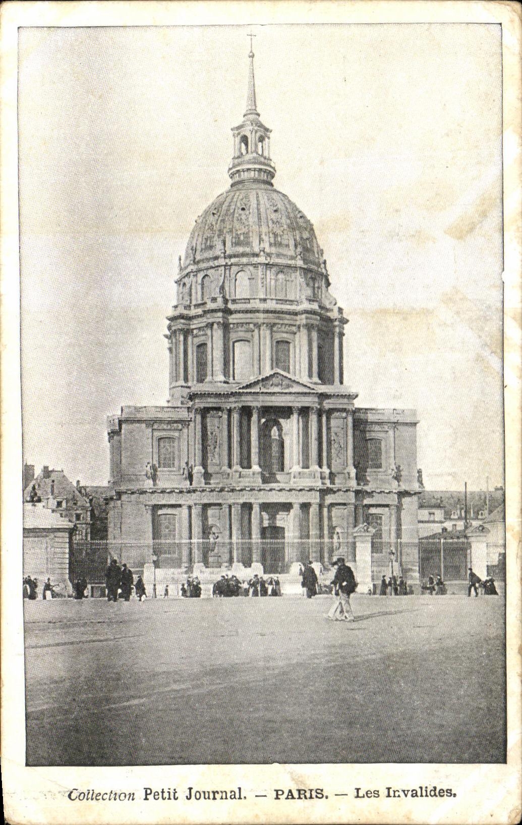CPA Paris Les Invalides Petit Journal