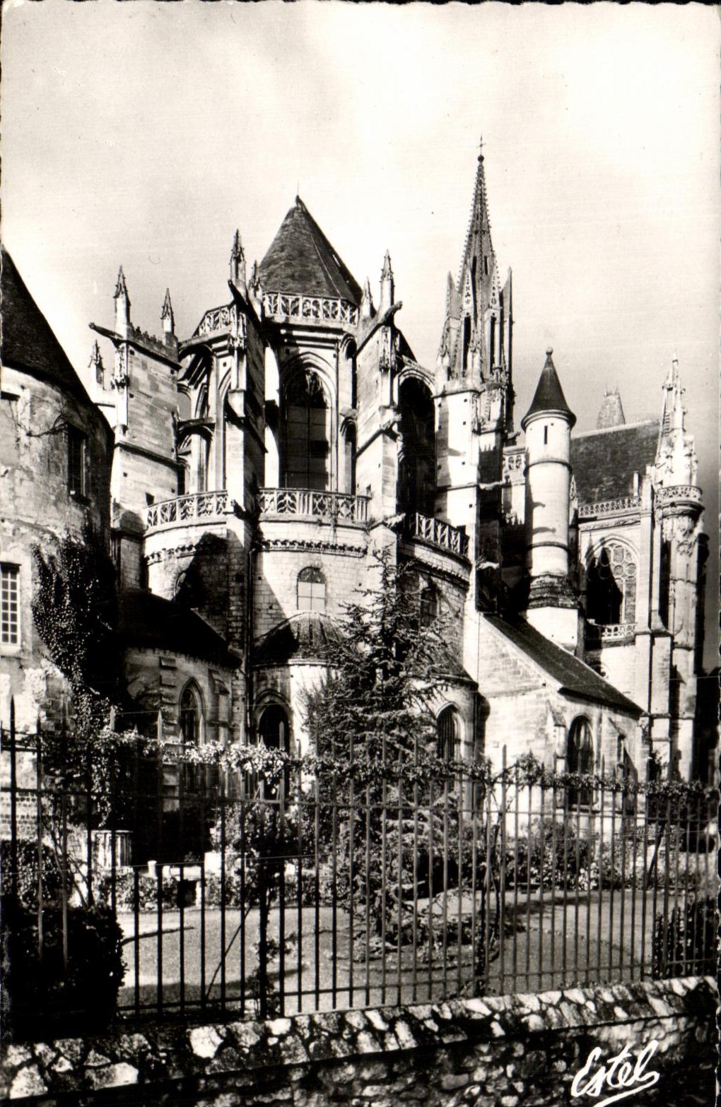 CPA Senlis Cathedrale Notre Dame L'Abside
