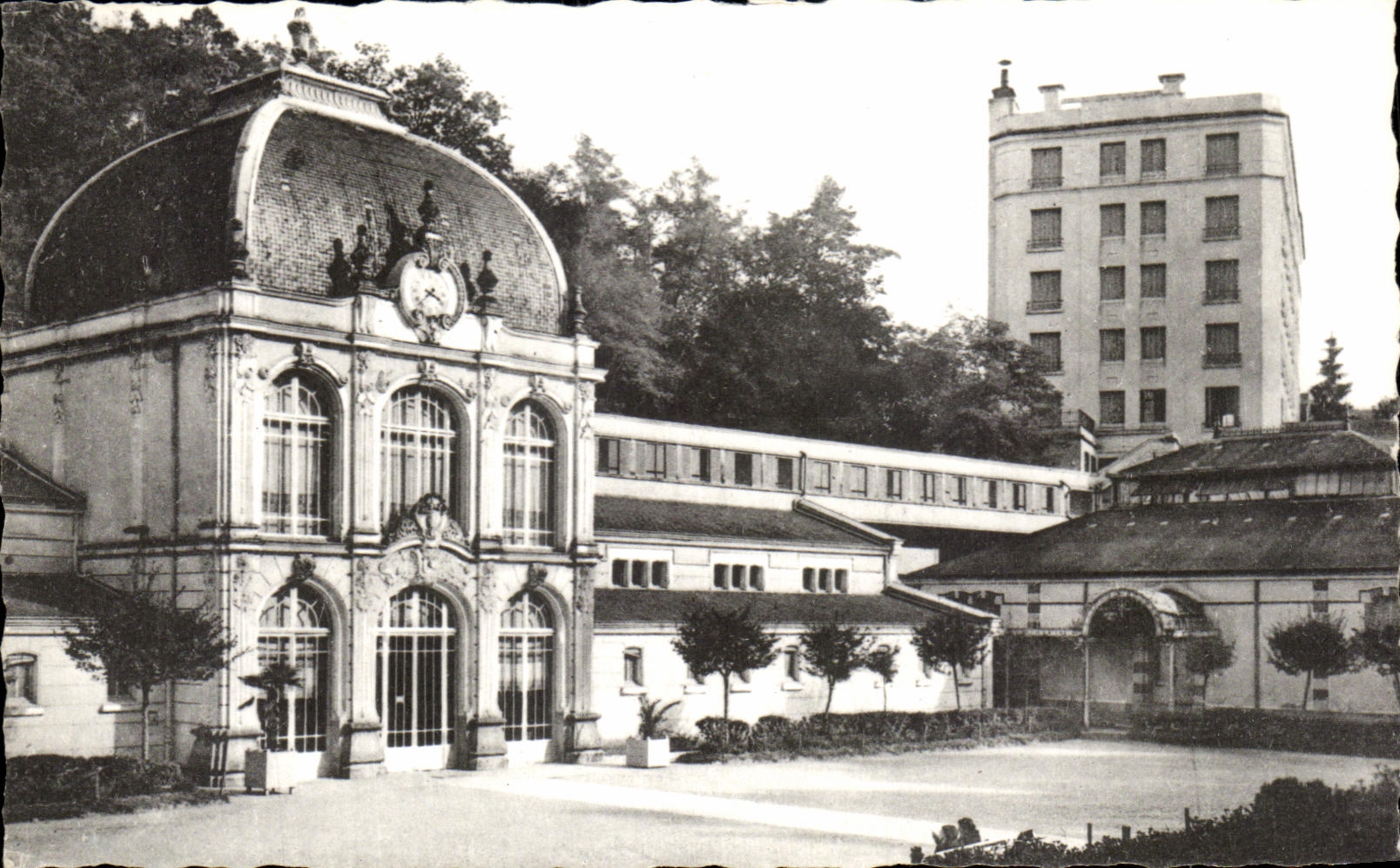 CPA St Honors Hydropathic establishment and thermal Hotel Les Bains