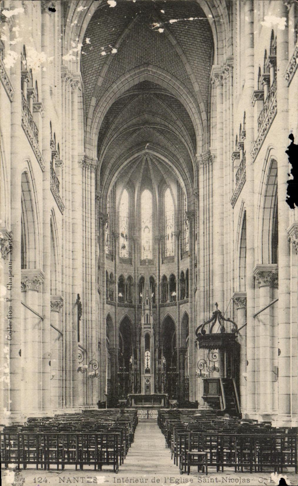 CPA Interior Nantes of I' Eglise Saint Nicolas